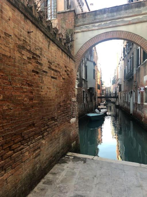 Walk On The Water ✧ 5 Minutes To Rialto Bridge Apartment Венеция Екстериор снимка